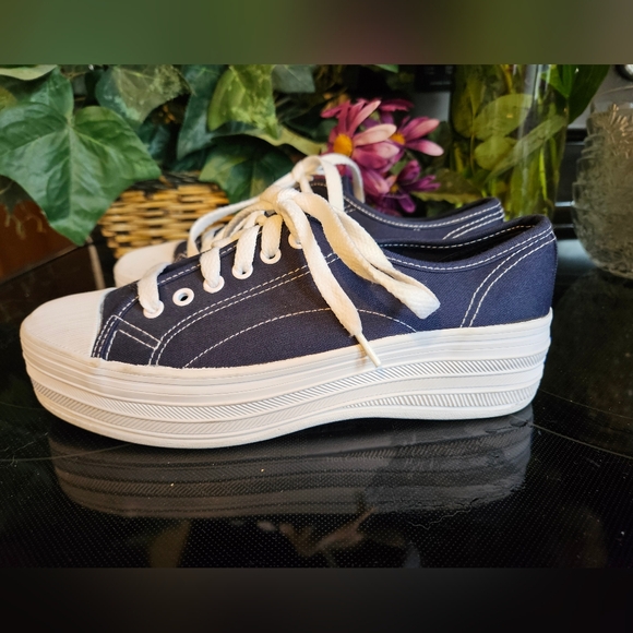 KEDS women's 6.5 blue platform sneakers - Picture 3 of 7
